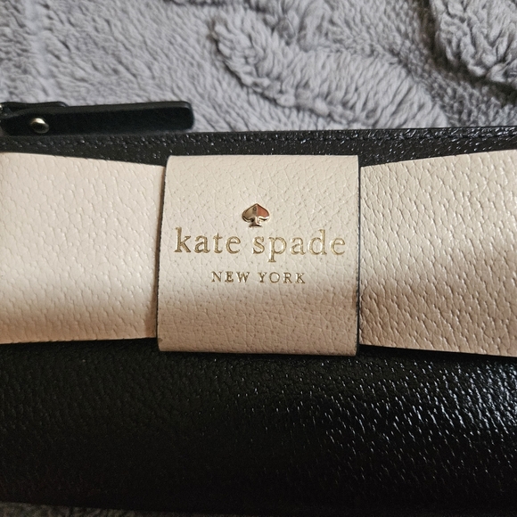 ♠️ Kate Spade Wallet ♠️ - Picture 3 of 4